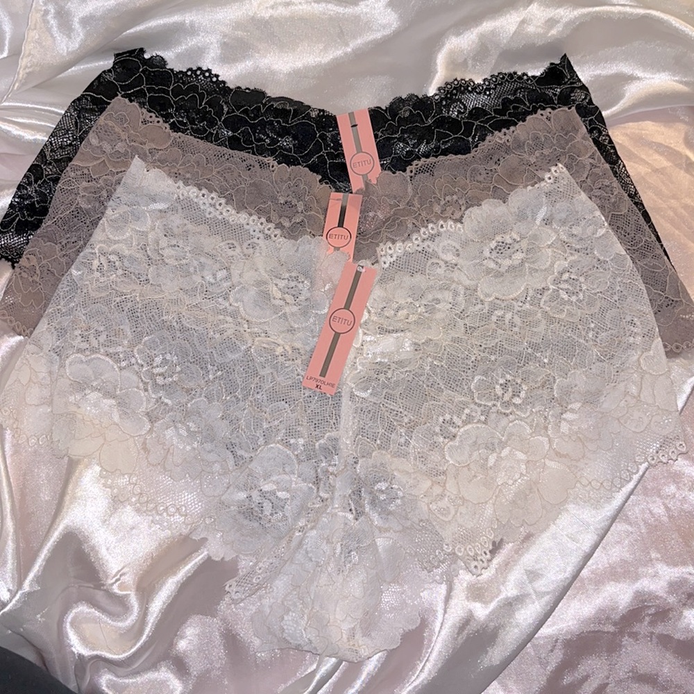 Lace panty set